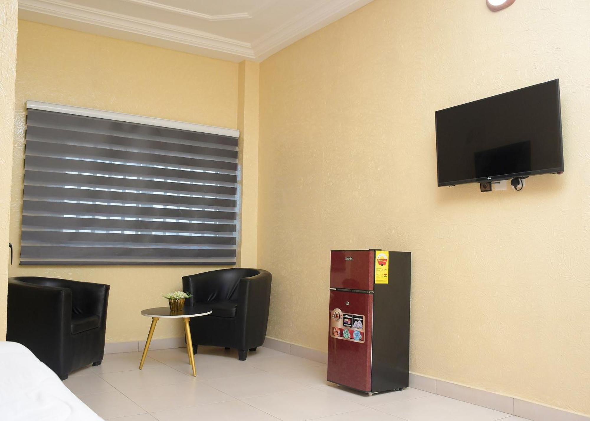 Hotel Mavilla Котону Екстериор снимка