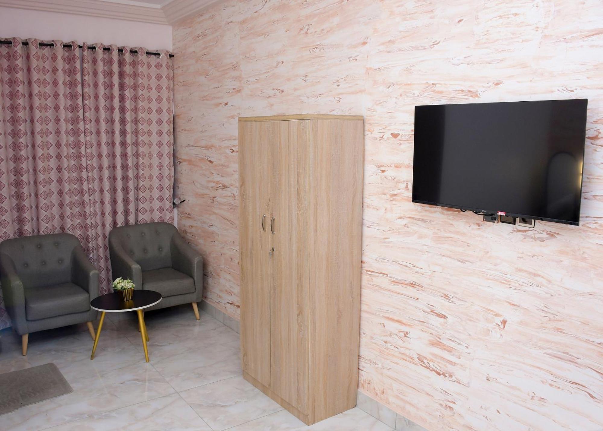 Hotel Mavilla Котону Екстериор снимка