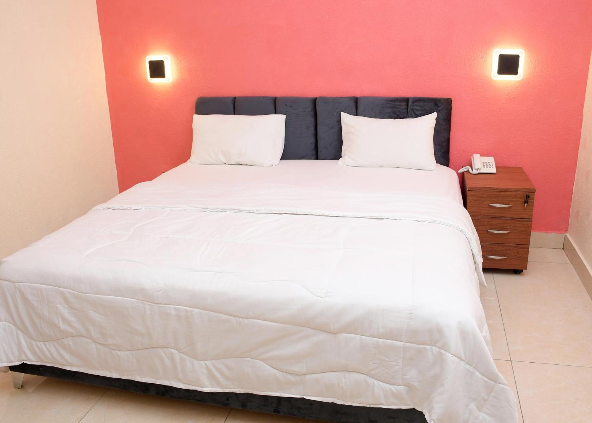 Hotel Mavilla Котону Екстериор снимка