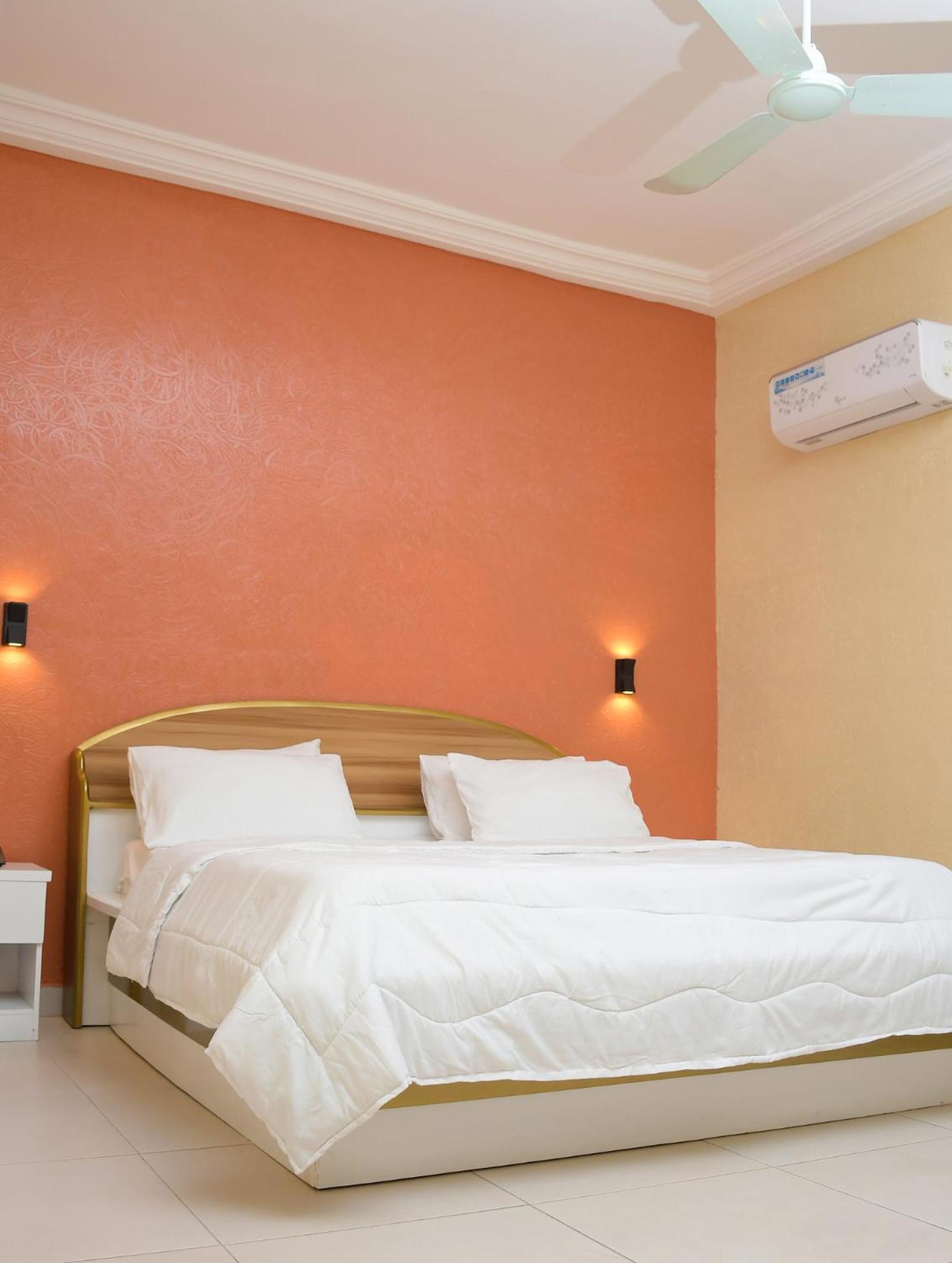 Hotel Mavilla Котону Екстериор снимка