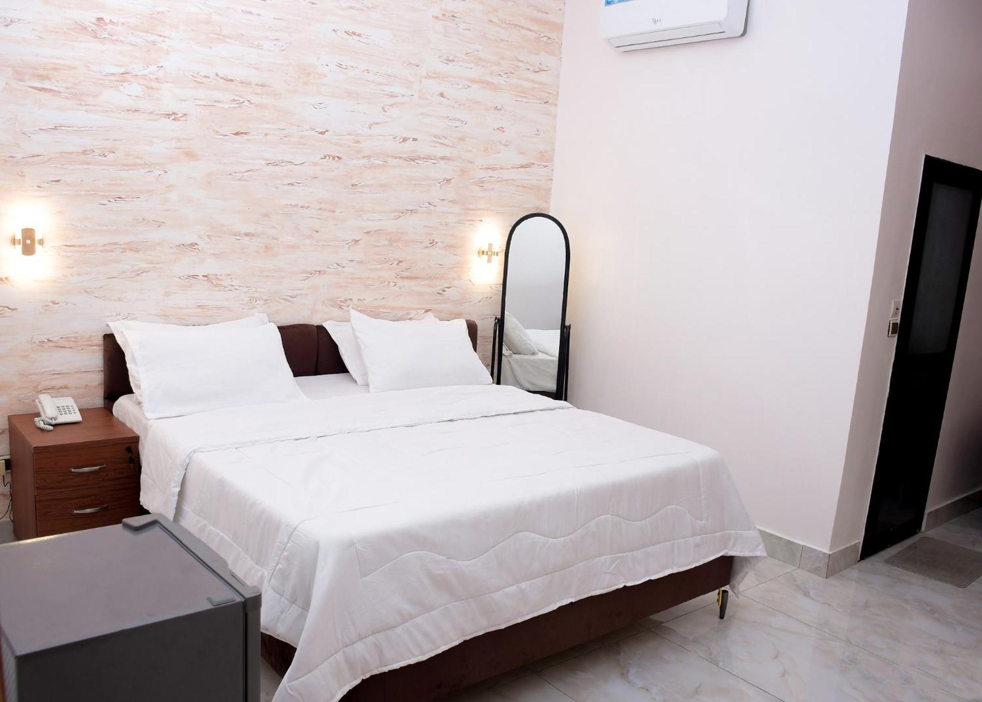 Hotel Mavilla Котону Екстериор снимка