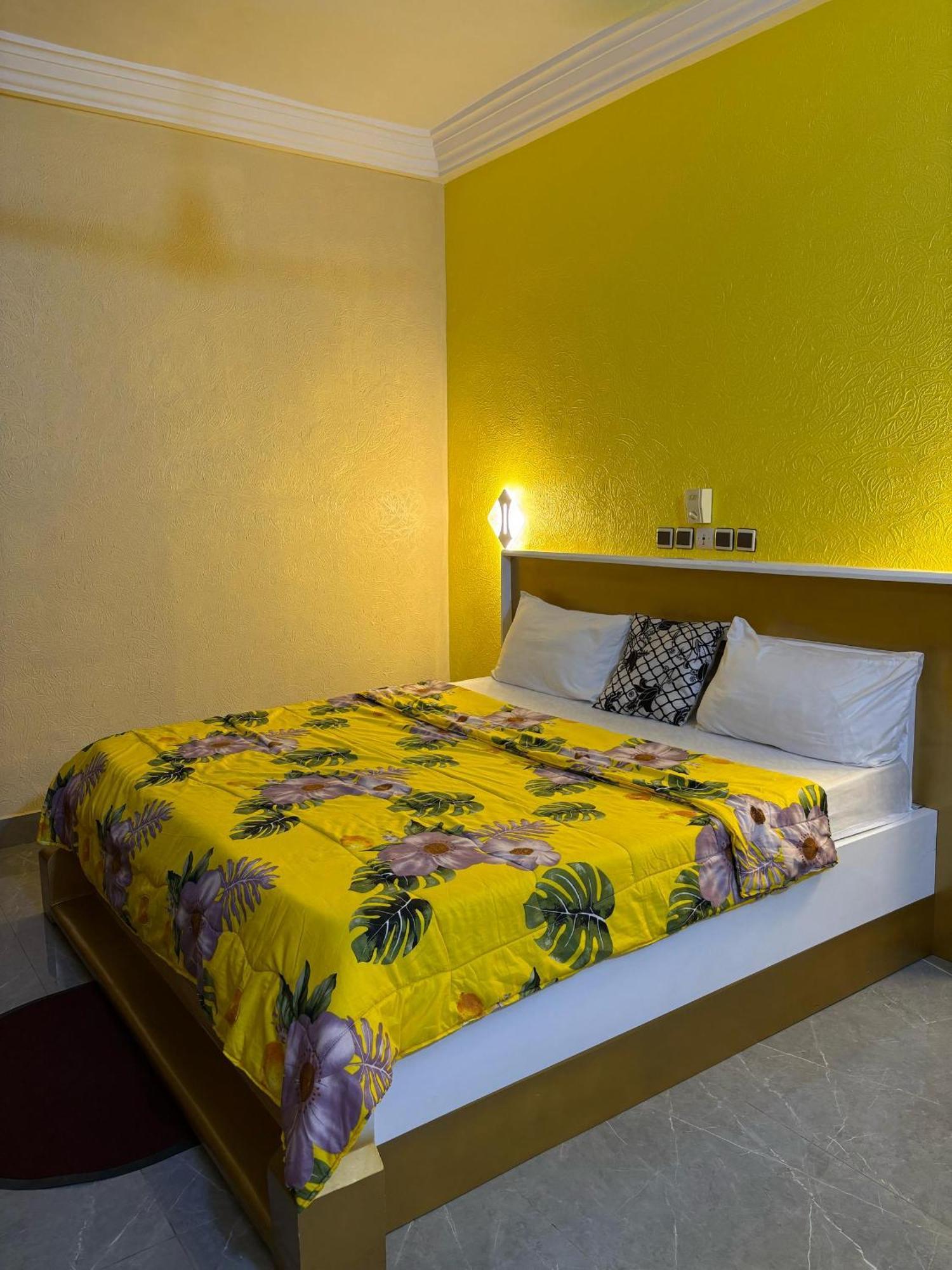 Hotel Mavilla Котону Екстериор снимка