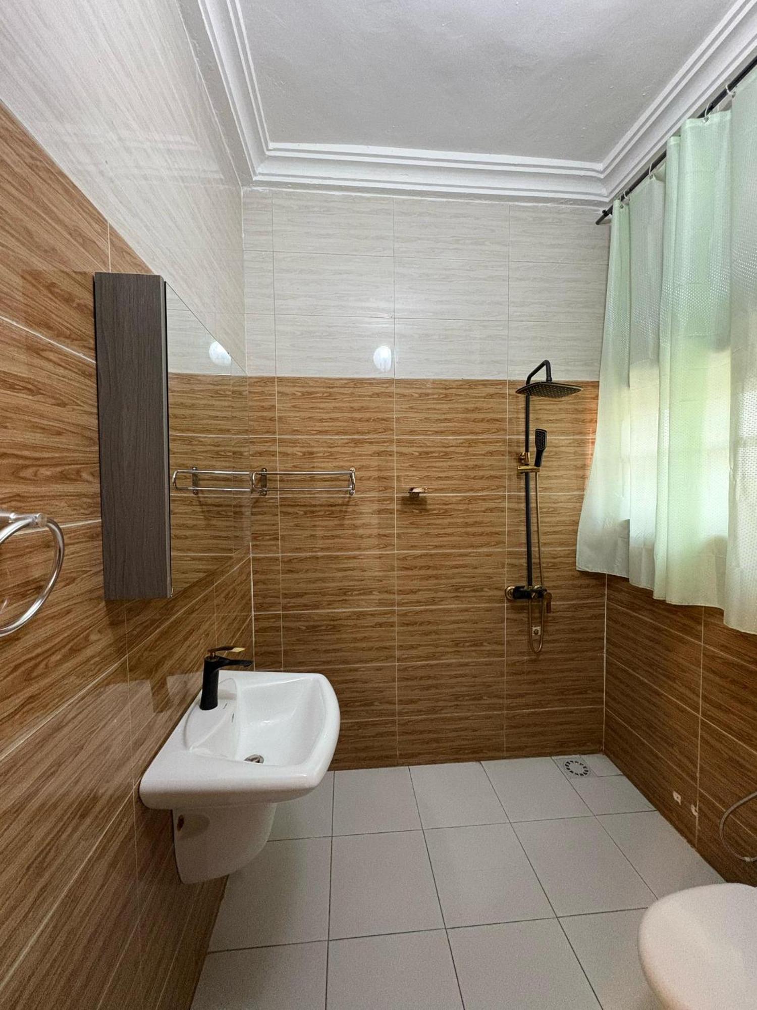 Hotel Mavilla Котону Екстериор снимка