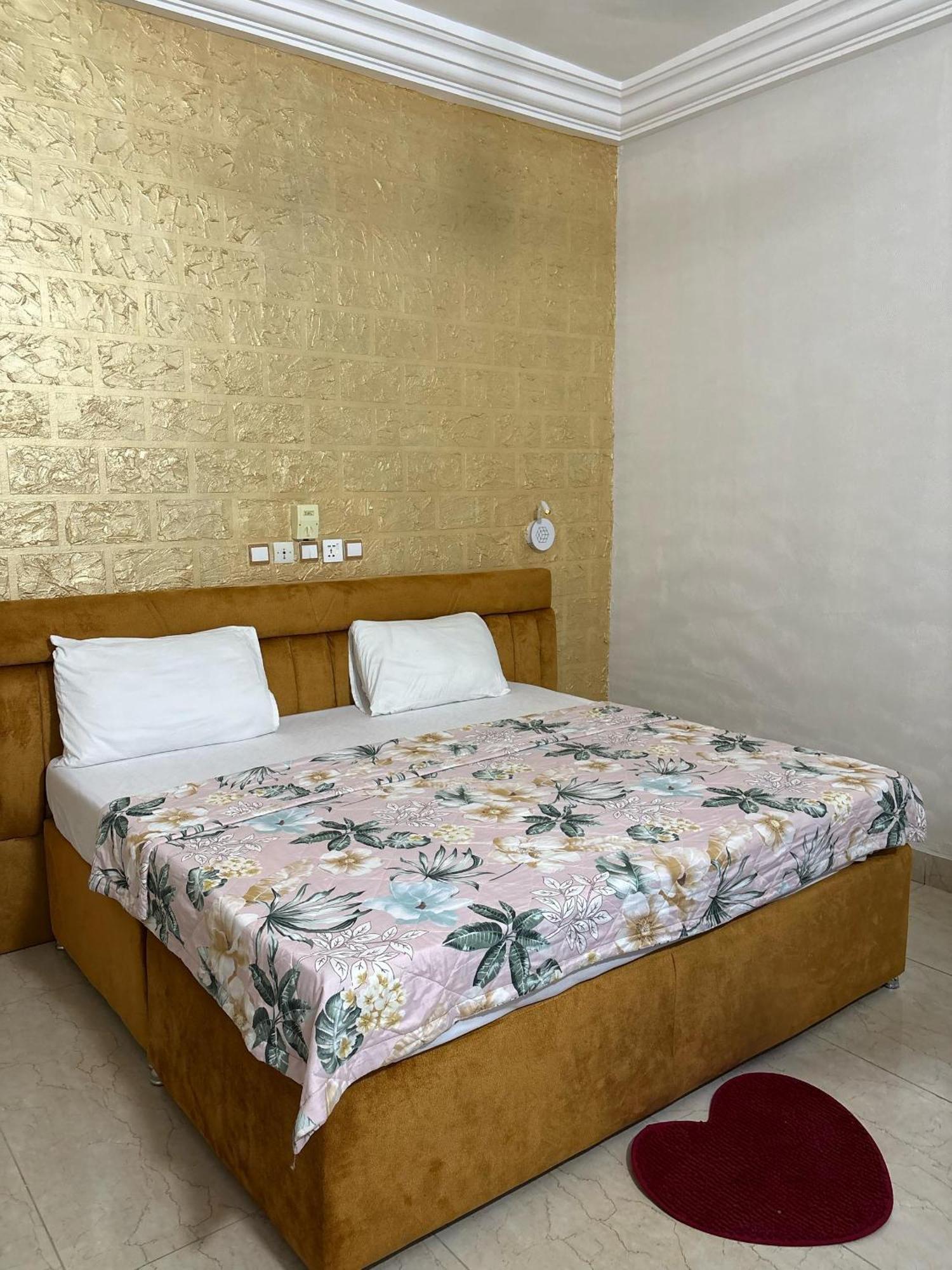 Hotel Mavilla Котону Екстериор снимка